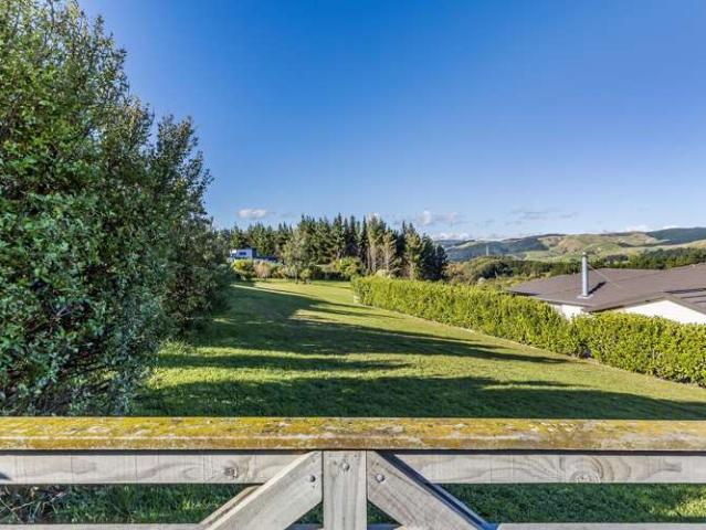 88B Endeavour Drive, Whitby, Porirua City