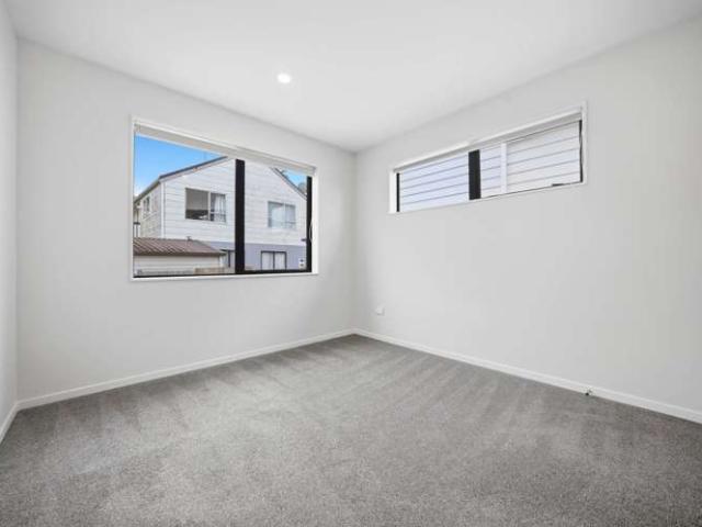 88B John Downs Drive, Browns Bay, North Shore City