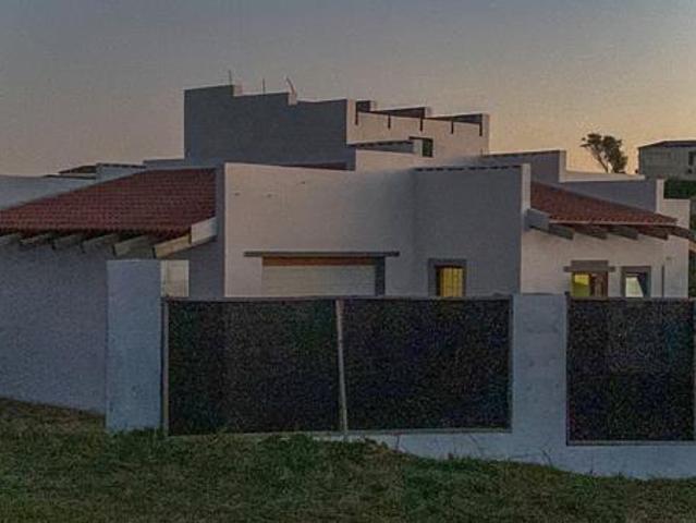 890 m² Land available in Santareme