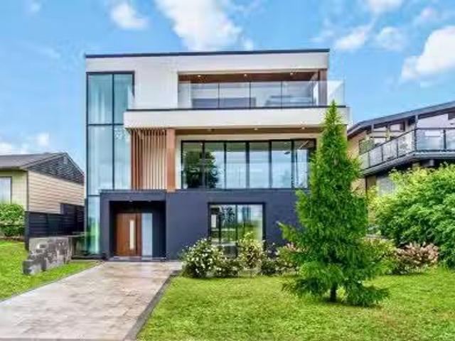 8915 Strathearn Drive, Edmonton, AB, T6C 4C8 house for sale.