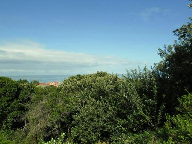 892 m² Land available in Cannon Rocks
