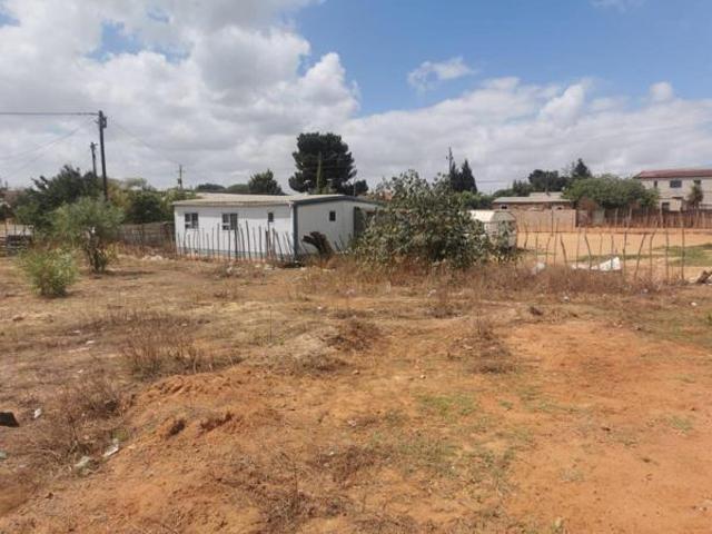 892 m² Land available in Chatsworth