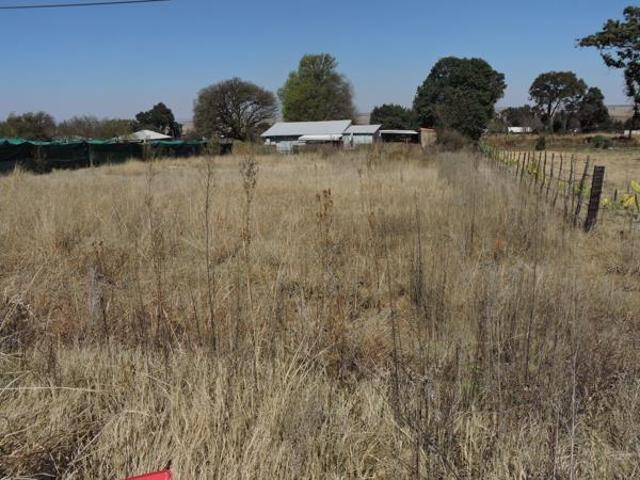 892 m² Land available in Koster