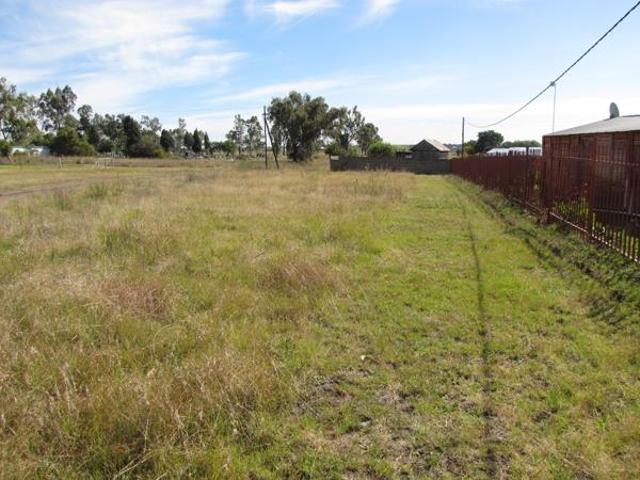 892 m² Land available in Oranjeville