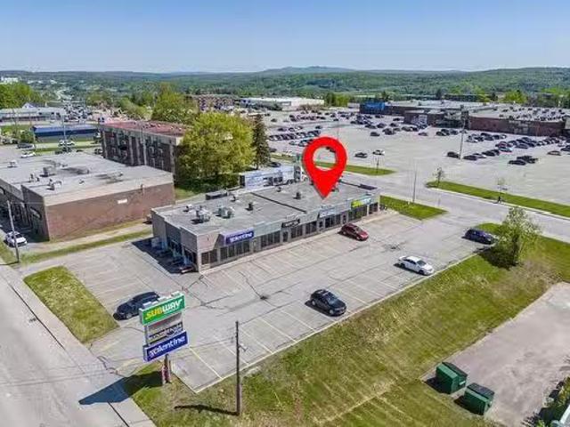 893 13E Avenue N. Sherbrooke Fleurimont, QC, J1E 3E5 comme.