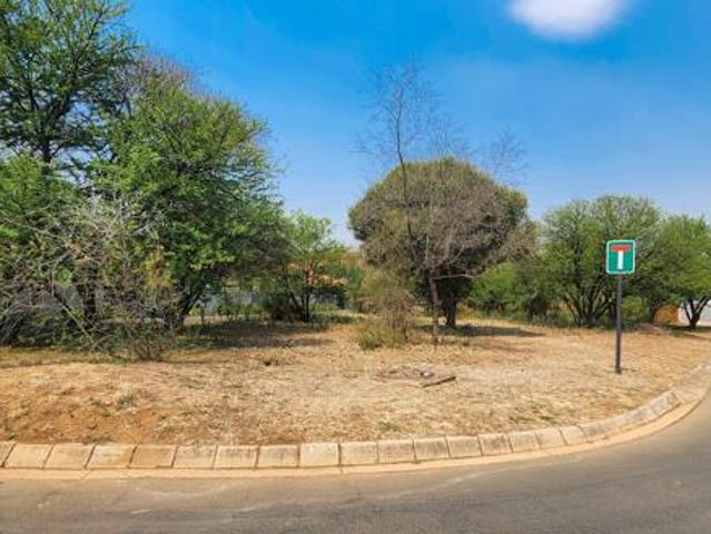 893 m² Land available in Birdwood