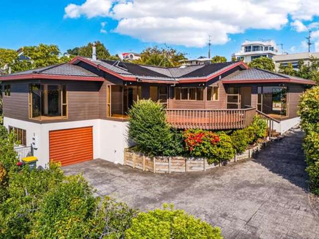 893 Whangaparoa Road, Manly, Rodney