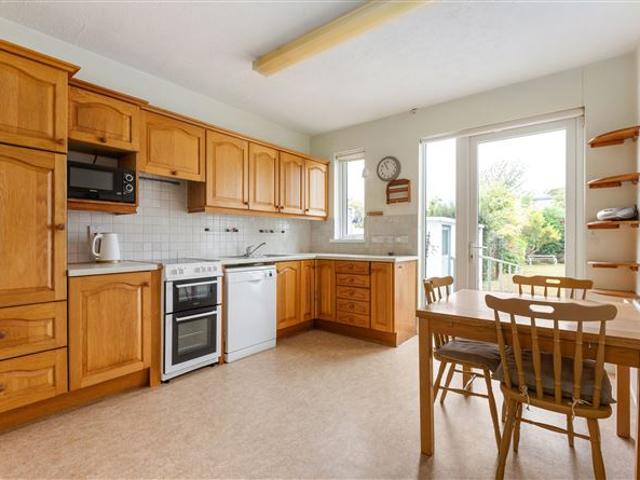 895,000 | 32 Farmhill Road, Goatstown, Dublin 14 Lynam Auctioneers & Estate Agents 4973 MyHome. Ie Residential