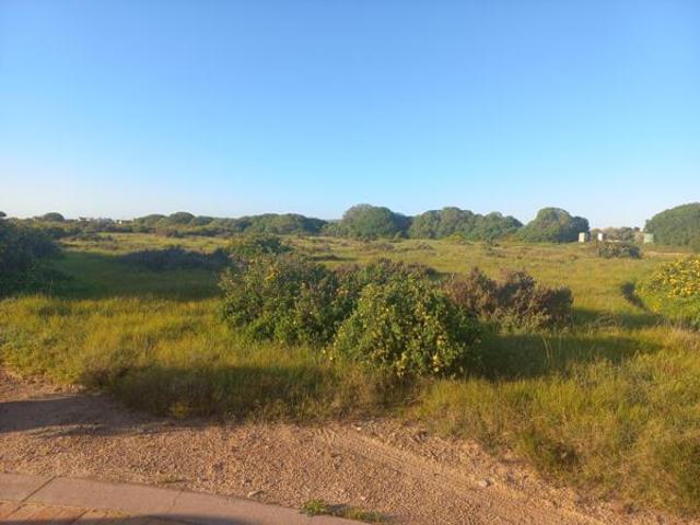 895 m² Land available in Langebaan Country Estate