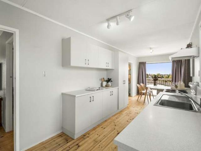 897 East Coast Road, Northcross, North Shore City