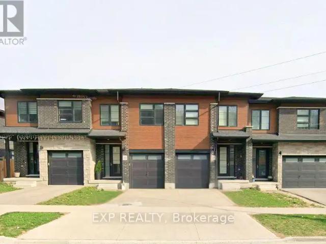 897 ROBERT FERRIE DRIVE