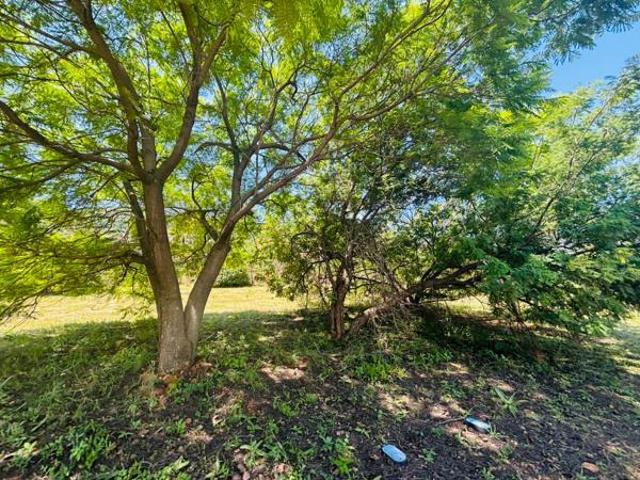 898 m² Land available in Kosmos Ridge