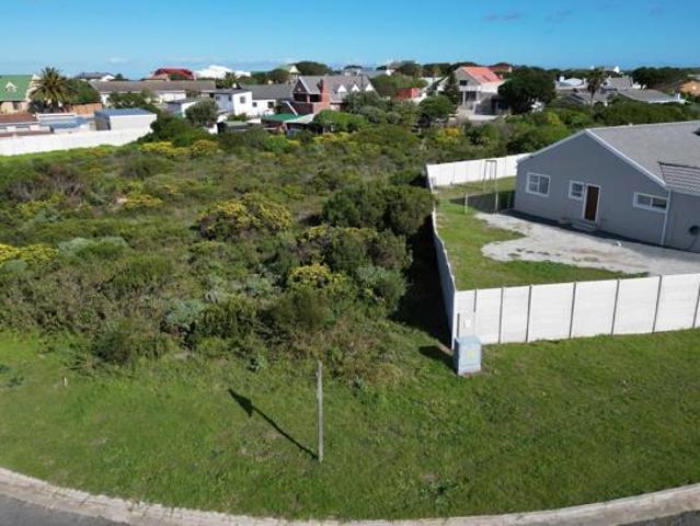 898 m² Land available in Kleinbaai