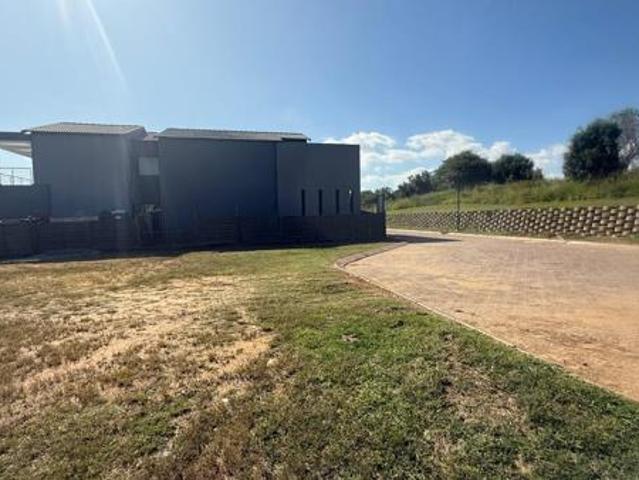 899 m² Land available in The Island Estates