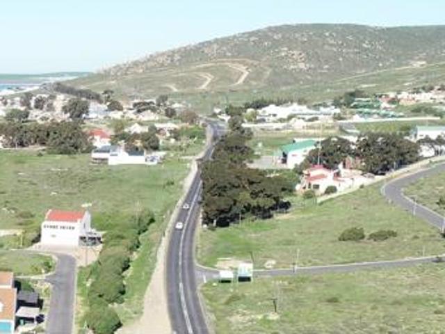 899 m² Land available in Britanica Heights