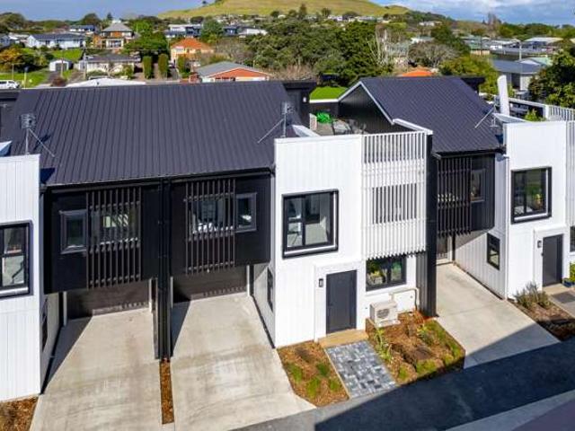 89 Taylor Road, Mangere Bridge, Manukau City