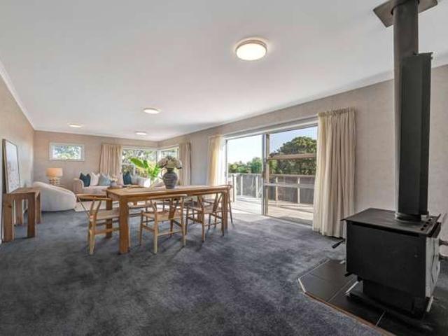 89 Wairau Road, Oakura, New Plymouth