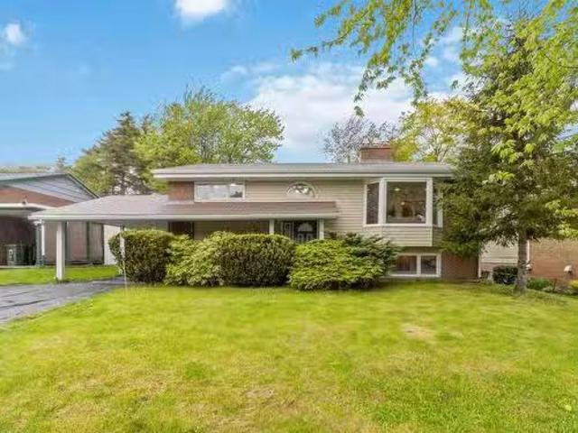 89 Clayton Park Drive, Halifax, NS, B3M 1M1 house for sale.