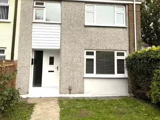 89 Seymour Gardens