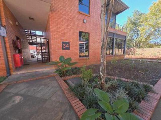 89m2 office on the market in norma j.