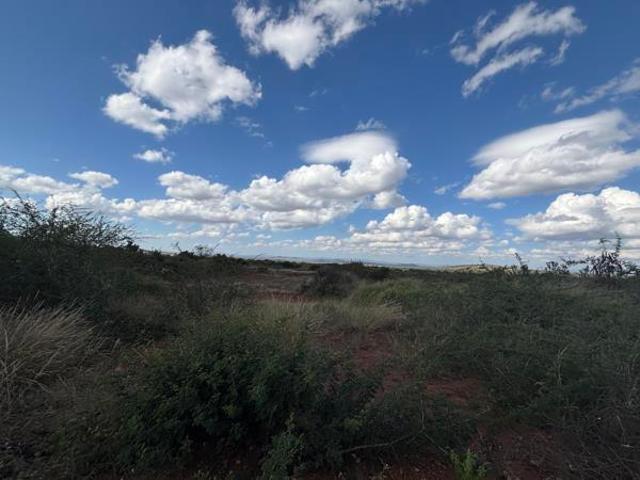 8.5 ha Land available in Kalkfontein AH