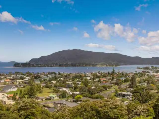 8 Mason Rise, Tairua, Thames Coromandel For Sale