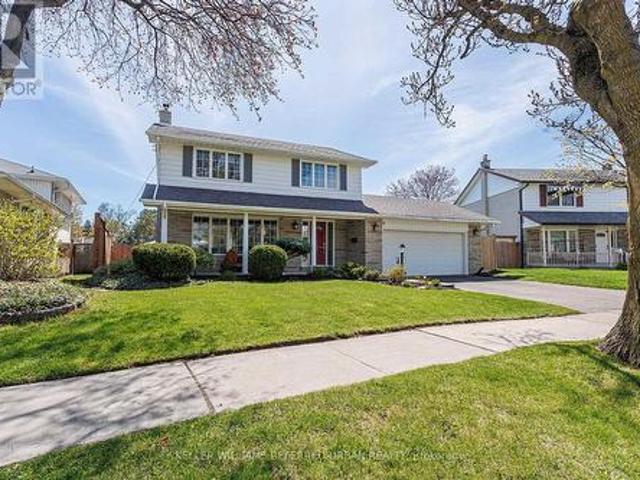 8 Markwood Crescent, Toronto, ON, M9C 1L2 house for sale | Listing ID W13135 | Royal LePage