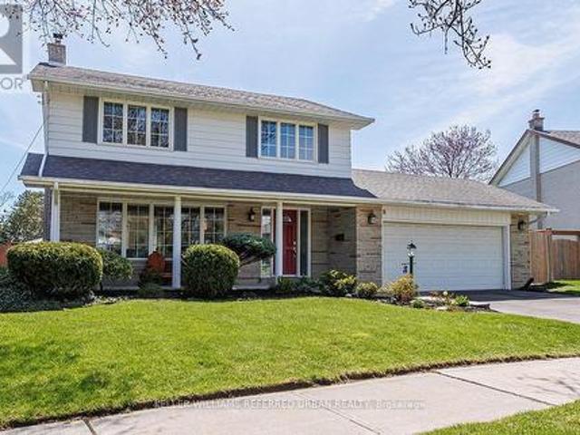 8 Markwood Crescent, Toronto, ON, M9C 1L2 house for sale | Listing ID W13223 | Royal LePage