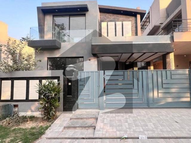 8 Marla Modern Design House For Sale In C Block DHA 9 Town Lahore