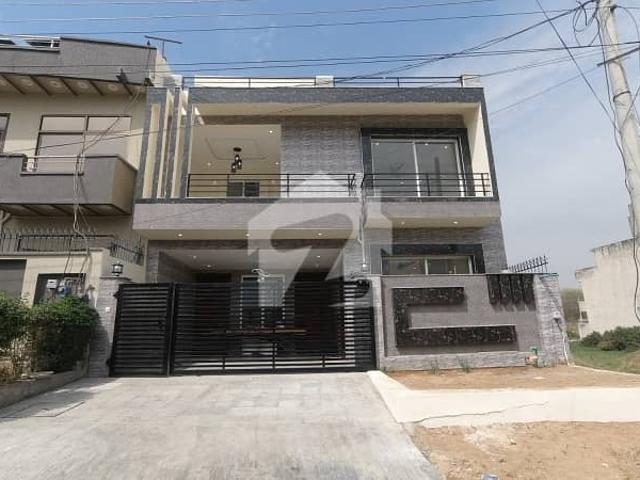 8 Marla Modern House in I 14/4 Islamabad 4 Bedrooms, Dual Lounges & Servant Quarters