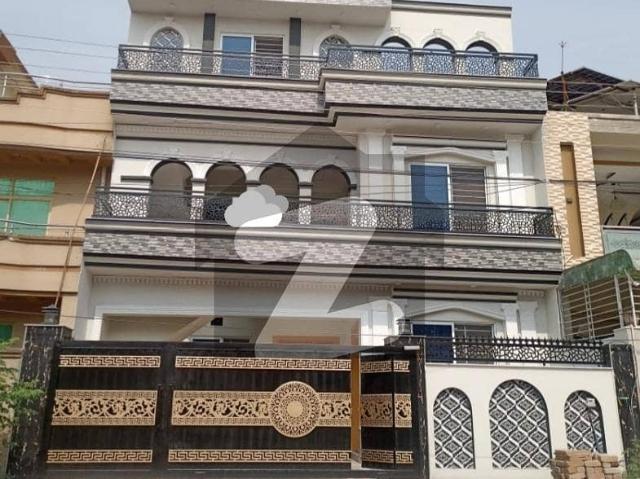 8 Marla New House Available for sale