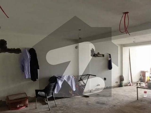 8 Marla Building In DHA Phase 8 For Rent At Good Location