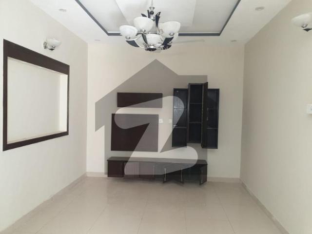8 Marla Beautiful Double Storey House For Sale G 15