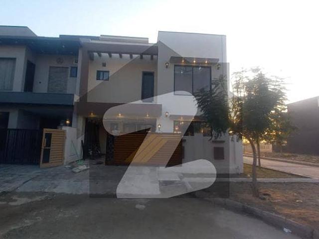 7 marla beautiful house single unit