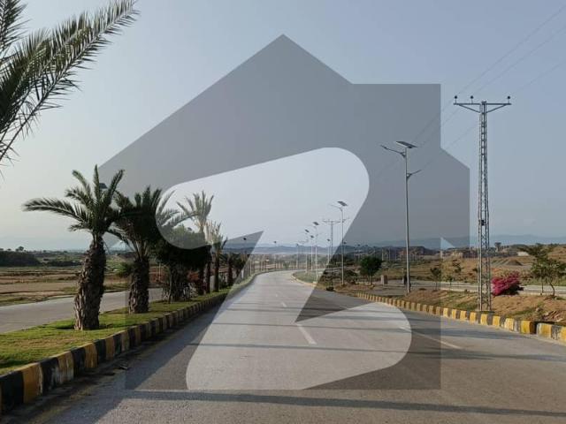 8 Marla Boulevard Corner Commercial Plot