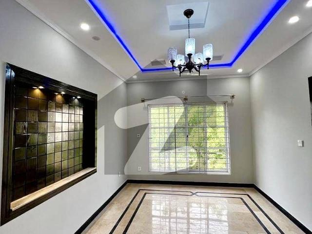 8 Marla Brand New House With Basement Available For Rent