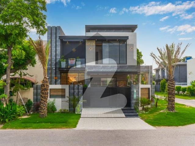 8 Marla Brand New Luxury Ultra Modern Design Most Beautiful Bungalow For Rent At Hot Location Of Dha Lahore Near To Park & Commercial Market