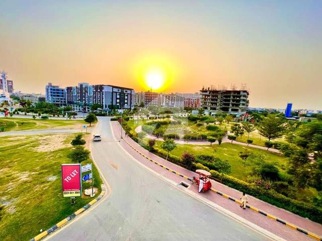8 marla cutting land plot for sale in a block ft