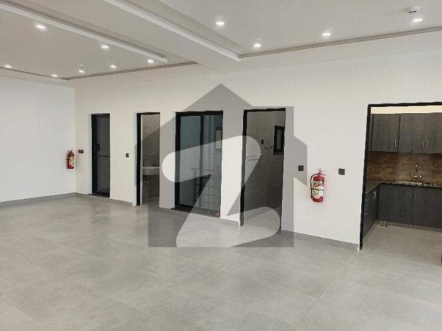 8 Marla Commercial Floor For Rent in DHA Phase 8