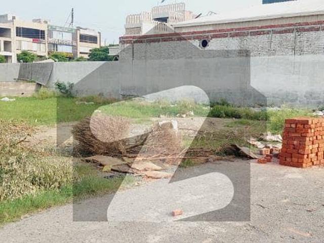 8 Marla Commercial Plot For Sale At Investor Price With Possession