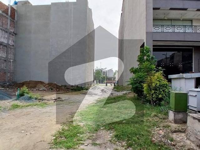 8 Marla Commercial plot for sale DHA phase 4 CCA Block DD commercial main boulevard