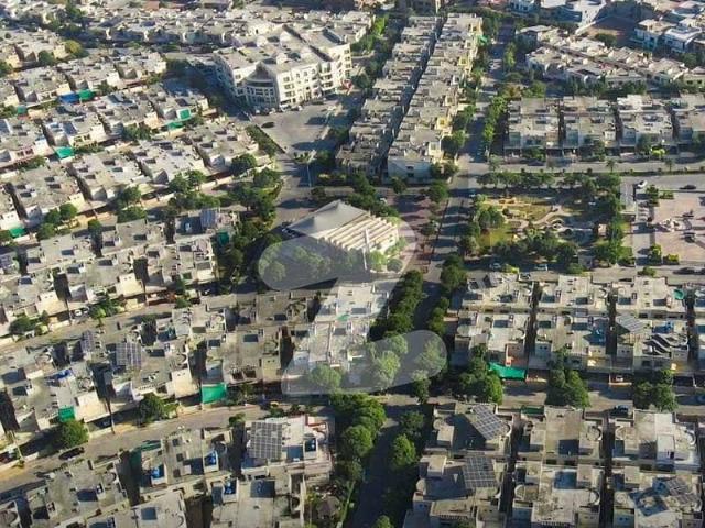 8 Marla Commercial Plot For Sale in Bahria Town Lahore