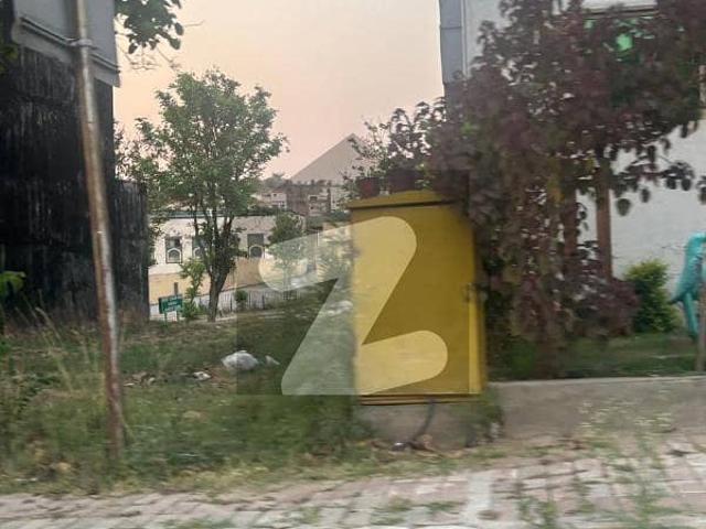 8 Marla Commercial Plot In E Block Bahria Town Demand 4.5 Crore