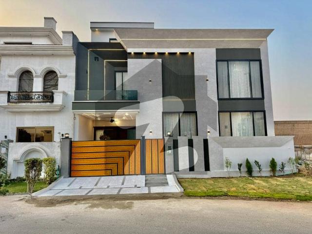 8 Marla Corner Designer House for Sale
