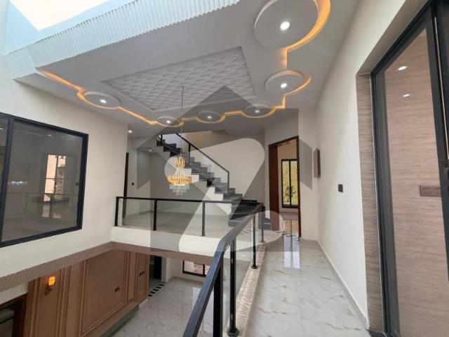 8 Marla Designer House Near To Markaz And Park B 17