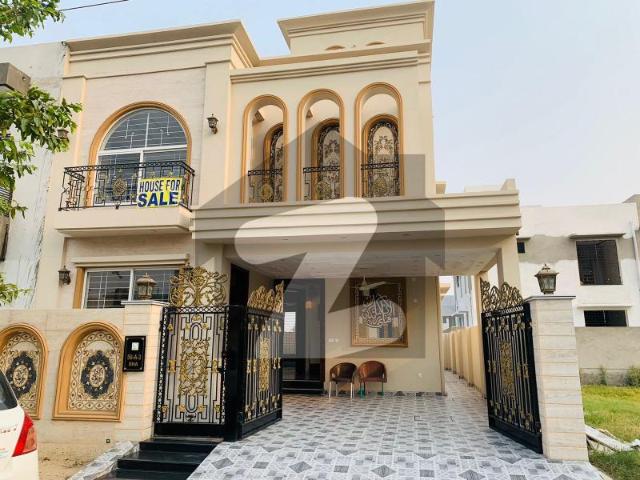 8 Marla Double Unit Brand New Out Class Location House For Sale DHA 11 Rahbar