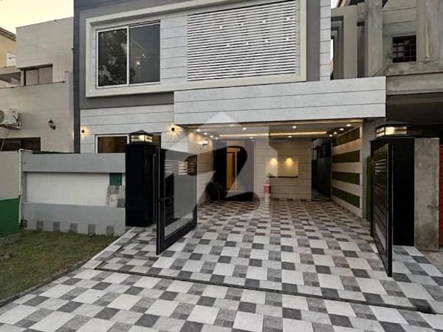 8 Marla Double Storey Brand New House For Sale Ideal Location, Usman Block Lahore