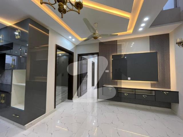 8 Marla Double Storey Brand New For Rent Faisal Hills