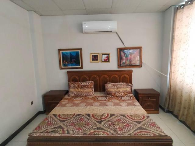 8 Marla Flat for Rent