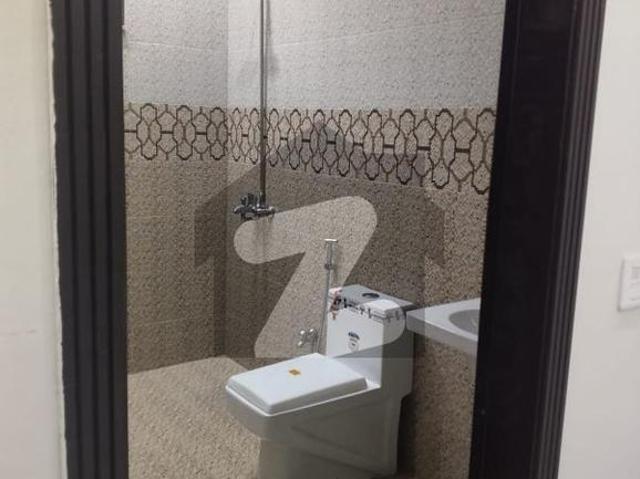 8 Marla Flat For Rent In Cavalry Ground